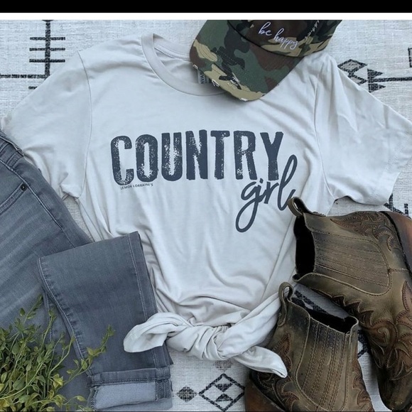 Tops - NWT Country Girl Graphic Tee Shirt Size Medium